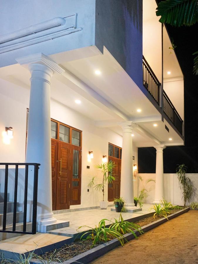 Golden Wave Hotel Ahangama Exterior photo